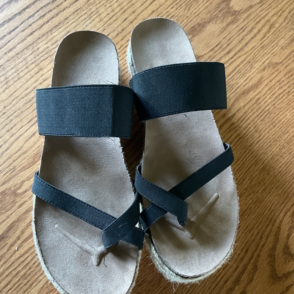Madden Girl Black and Tan Comfort Sandals size 10 - Picture 2 of 6
